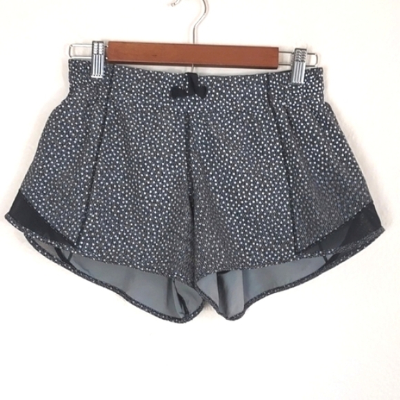 Lululemon Hotty Hot Shorts Reflective Frozen Fizz Reflective Silver Size 8 - Picture 1 of 16